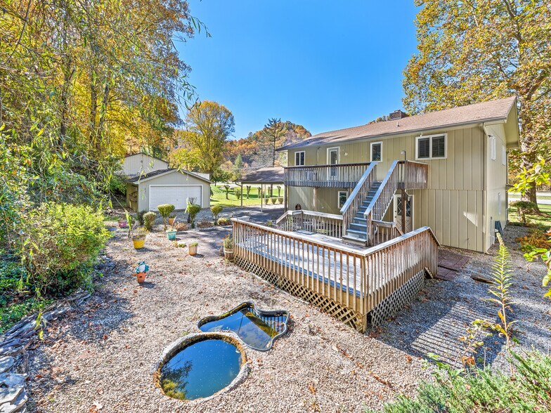 More Photos Of 702 Jonathan Creek Rd, Waynesville Specialty For Sale