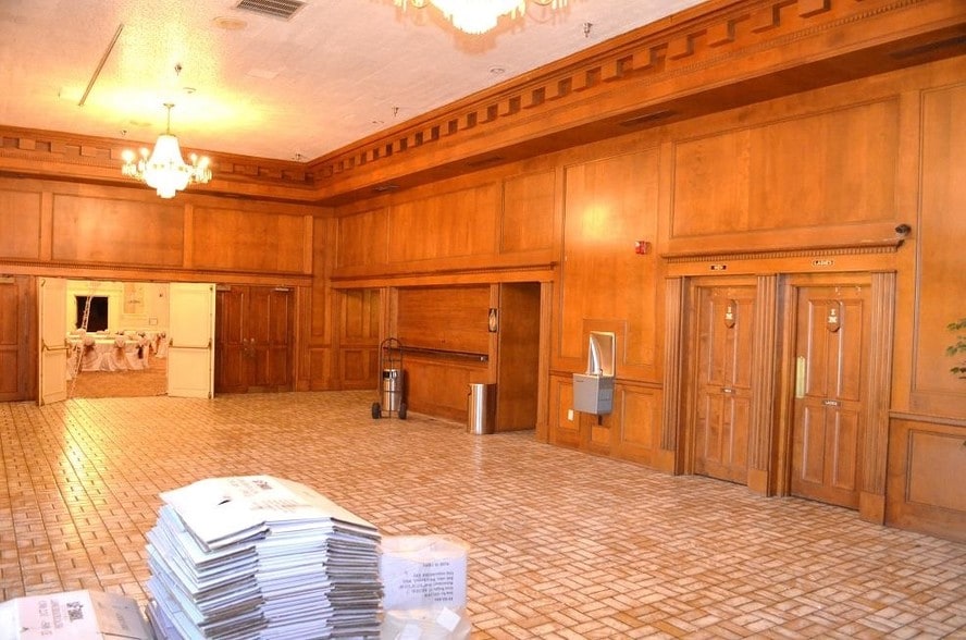 More Photos Of 2759 Mount Pleasant St, Burlington Hotel For Sale