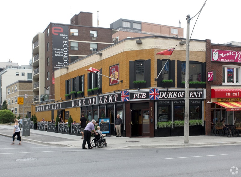 Primary Photo Of 2315 Yonge St, Toronto Storefront For Lease