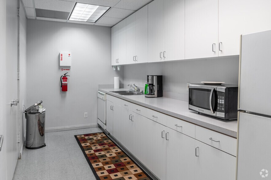 More Photos Of 2020 N Broadway, Santa Ana Office For Sale