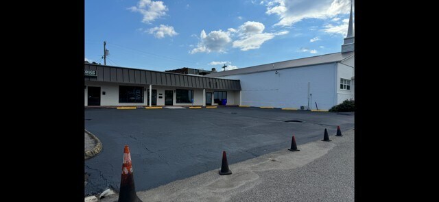 More Photos Of 514-524 Devonia St, Harriman Unknown For Lease