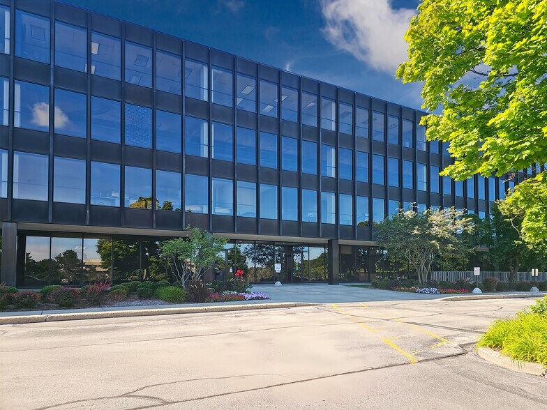 More Photos Of 200 S Executive Dr, Brookfield Coworking Space