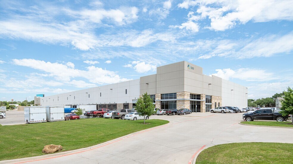 More Photos Of 1300 N State Highway 360, Grand Prairie Distribution For Lease