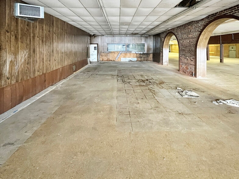 More Photos Of 120 Ash St, Spring Hope Storefront Retail Office For Sale