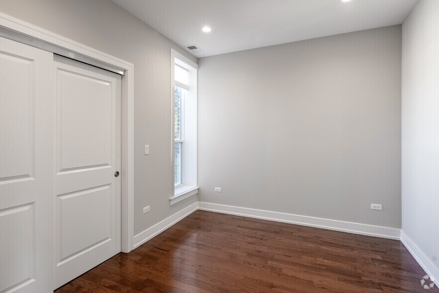 More Photos Of 1710 W Lunt Ave, Chicago Apartments For Sale