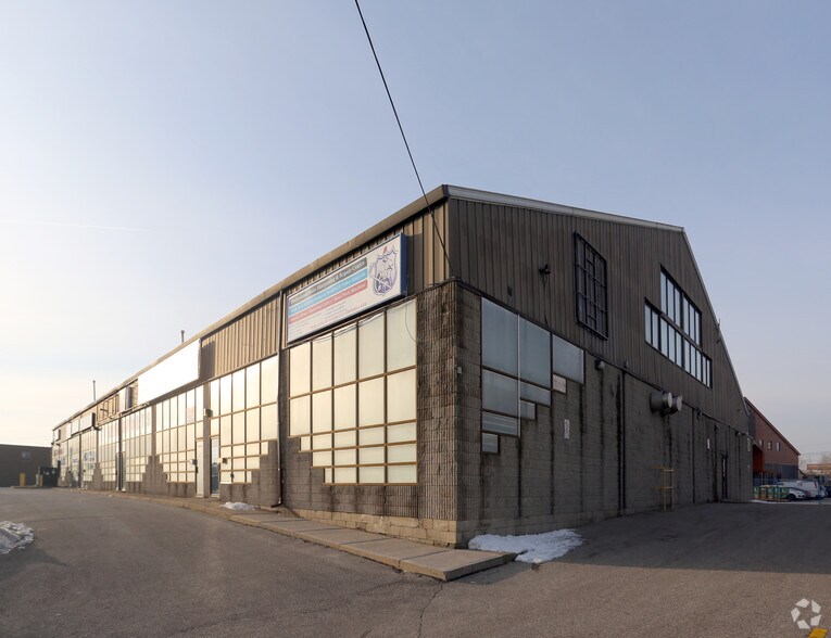More Photos Of 4100 Chesswood Dr, Toronto Warehouse For Sale