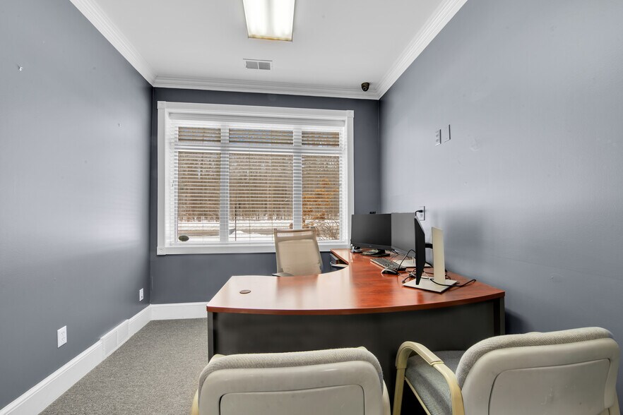 More Photos Of 3048 W Clarkston Rd, Lake Orion Office Residential For Sale
