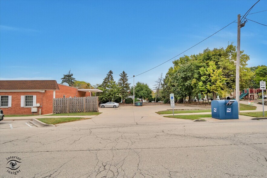 More Photos Of 26 S Madison St, Oswego Post Office For Sale