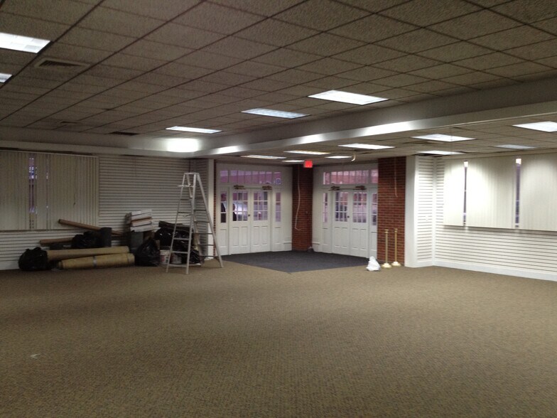 More Photos Of 861-863 Broadway, Bayonne General Retail For Sale