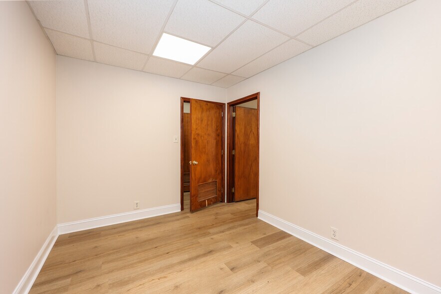 More Photos Of 316 S Eugene St, Greensboro Office For Sale