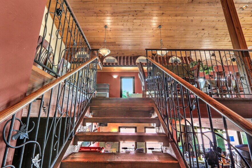 More Photos Of 7680 Grand Ave, Gurnee Restaurant For Sale