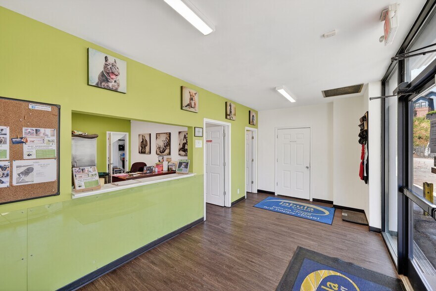 More Photos Of 2770 E Ponce de Leon Ave, Decatur Service For Sale