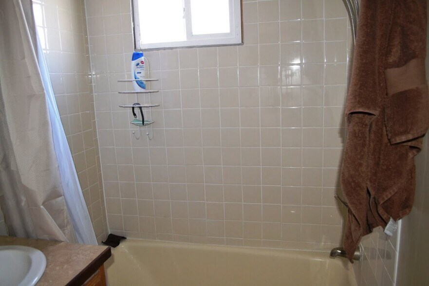 More Photos Of 135-145 Cleveland Ave, Loveland Warehouse For Sale