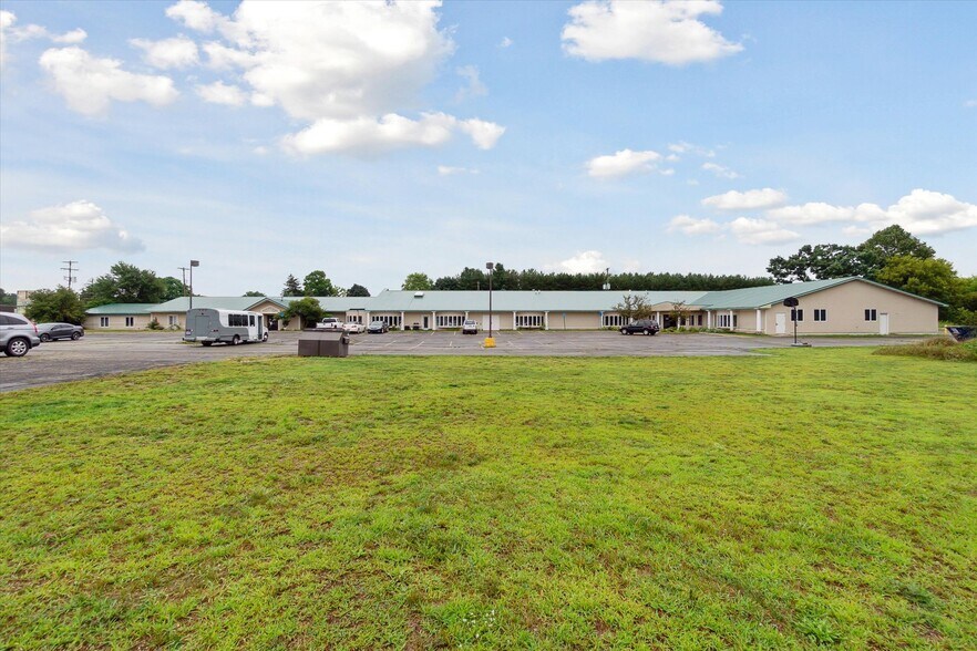 More Photos Of 1380 E Main St, Edmore Assisted Living For Sale