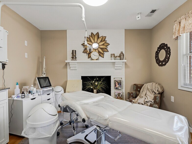 More Photos Of 2 Herman Avenue Ext, Asheville Office For Sale