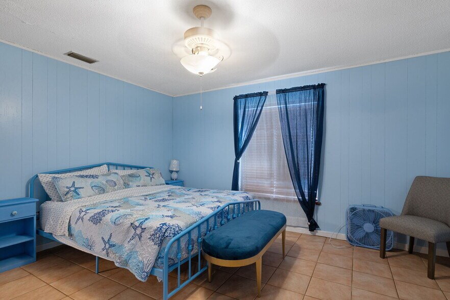 More Photos Of 8301 Congress St, Port Richey Flex For Sale