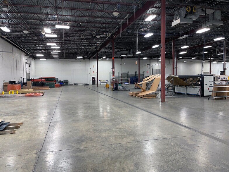 More Photos Of 21 Elm St, Watervliet Manufacturing For Sale