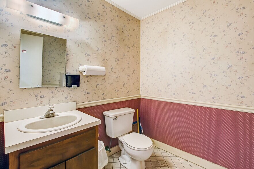 More Photos Of 516 Ash St, Fernandina Beach Freestanding For Sale