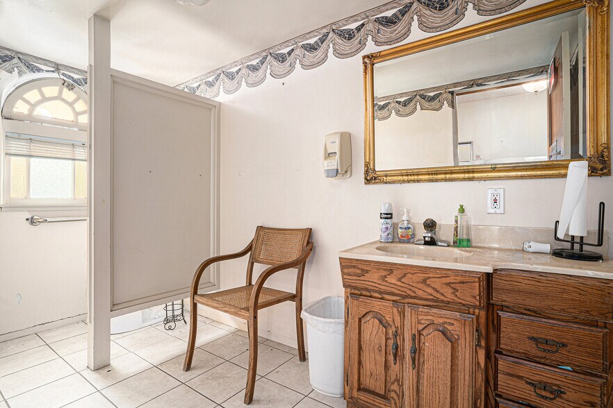 More Photos Of 457 Capistrano Dr, Oakland Specialty For Sale