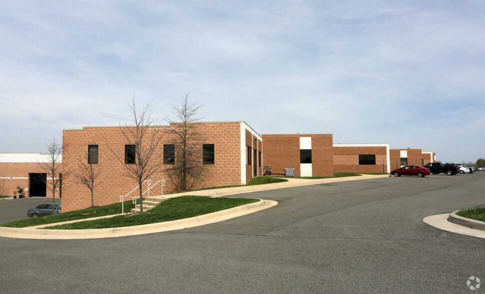 More Photos Of 240-252 Airport Rd, Winchester Light Distribution For Sale
