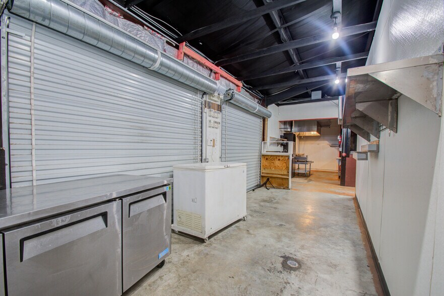 More Photos Of 6555 Navigation Blvd, Houston Warehouse For Lease