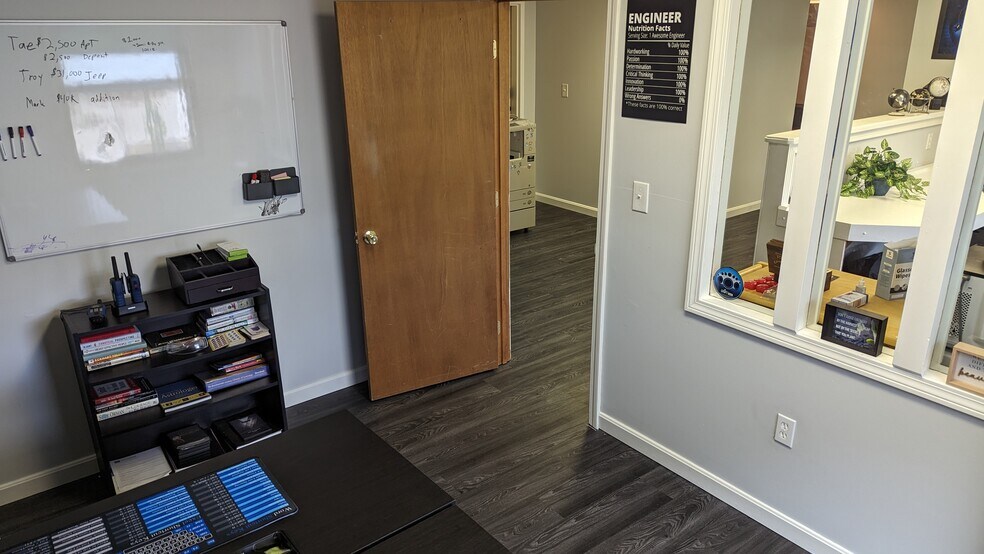 More Photos Of 29 Lafayette Rd, North Hampton Storefront Retail Office For Lease