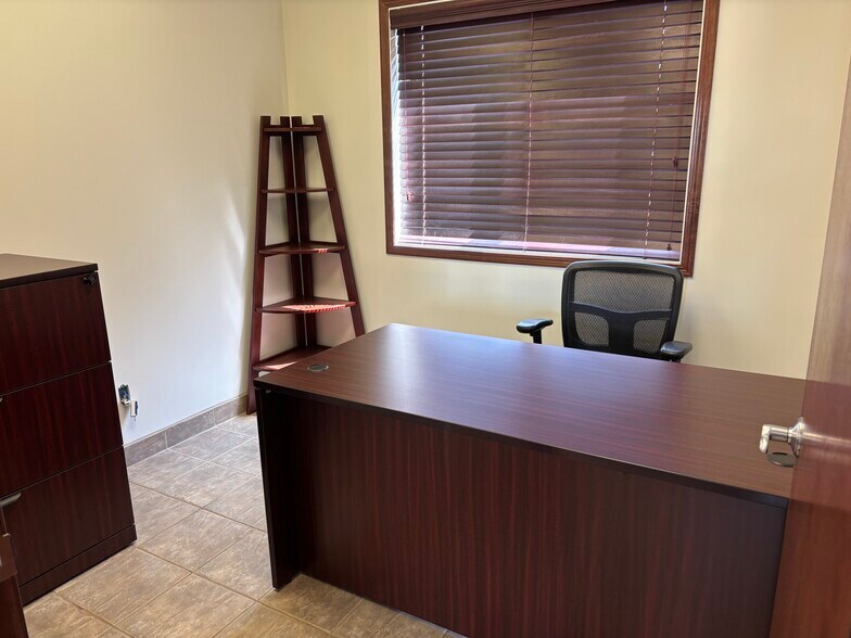 More Photos Of 60 Madison Cres, Spruce Grove Service For Lease