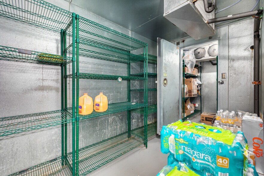 More Photos Of 2036-2046 Broadway, Denver Restaurant For Sale