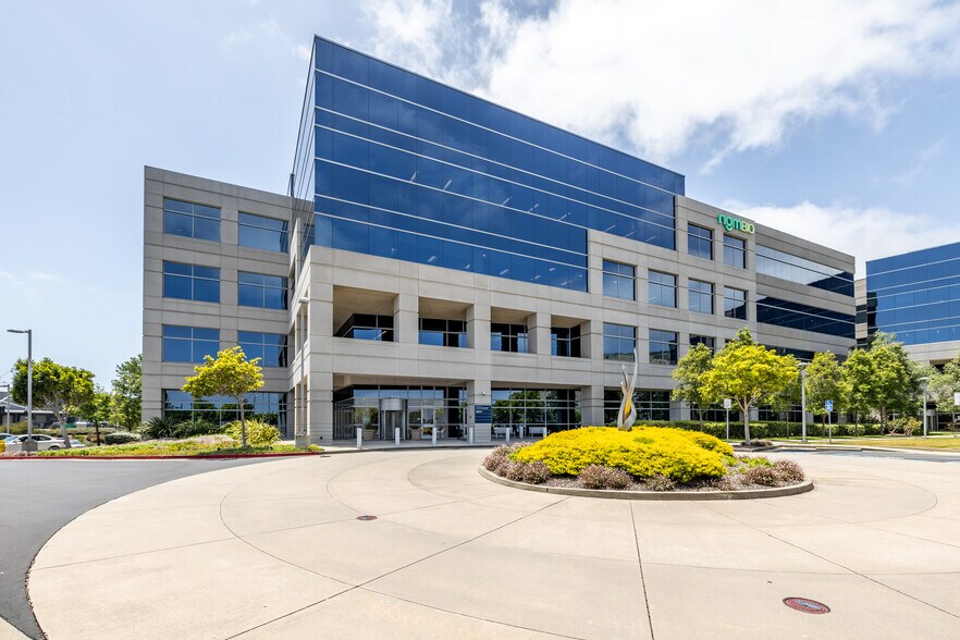 More Photos Of 333 Oyster Point Blvd, South San Francisco Office For Lease
