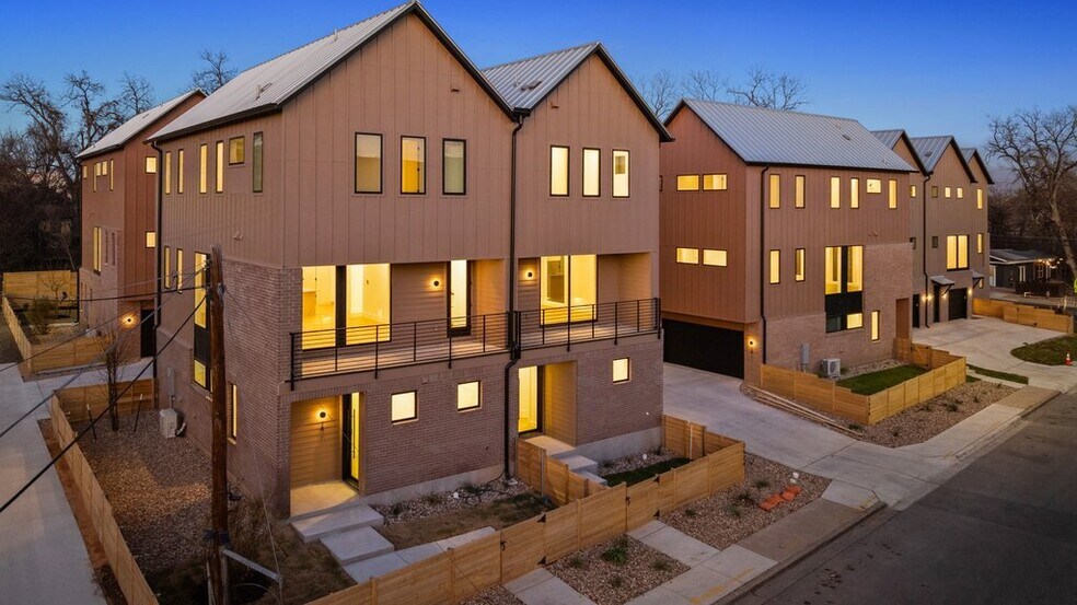 More Photos Of 3528 Gonzales St., Austin Apartments For Sale