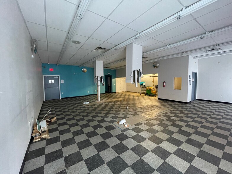 More Photos Of 800-820 Mckeesport Rd, Elizabeth Supermarket For Lease