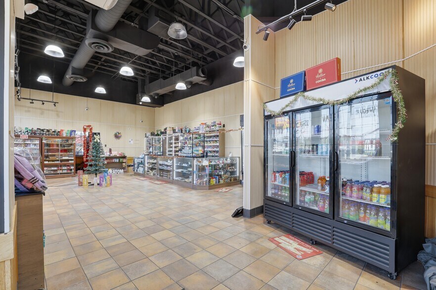 More Photos Of 613 Queen St, Southington Storefront For Sale