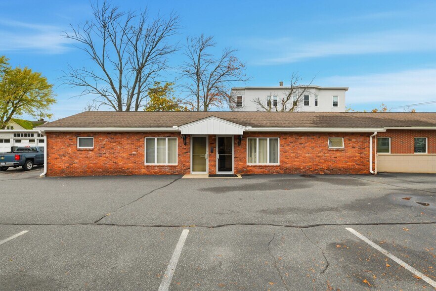 More Photos Of 641 Grattan St, Chicopee Office For Lease