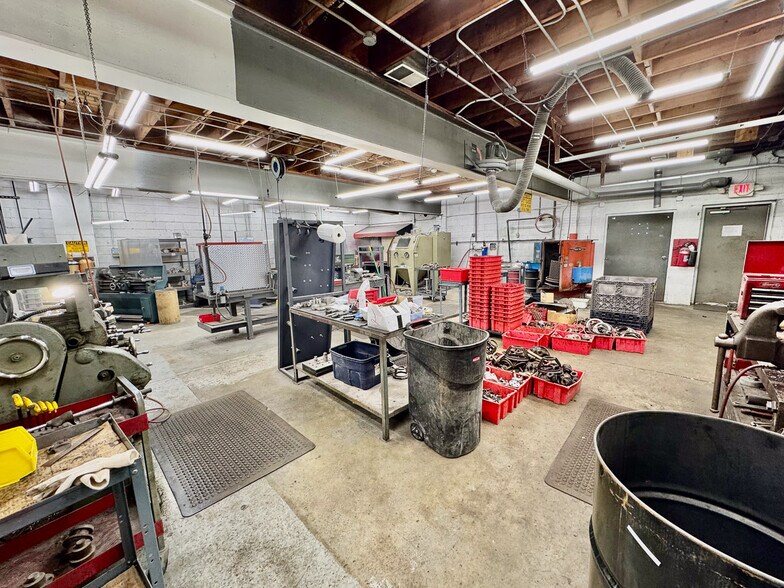 More Photos Of 1050 Triplett Blvd, Akron Warehouse For Sale