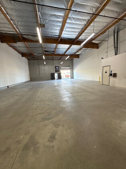 More Photos Of 13200-13228 S Western Ave, Gardena Warehouse For Lease