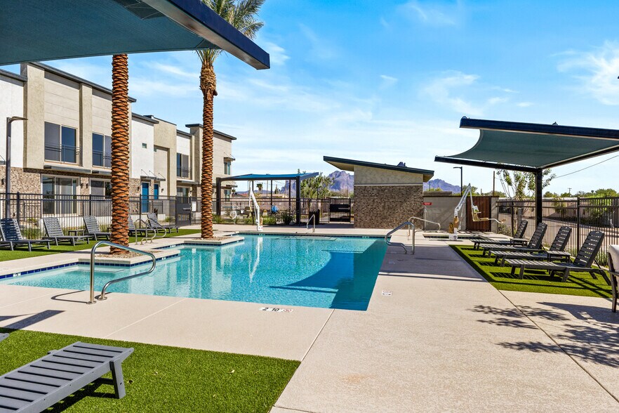 More Photos Of 651 N Ironwood Dr, Apache Junction Apartments For Sale
