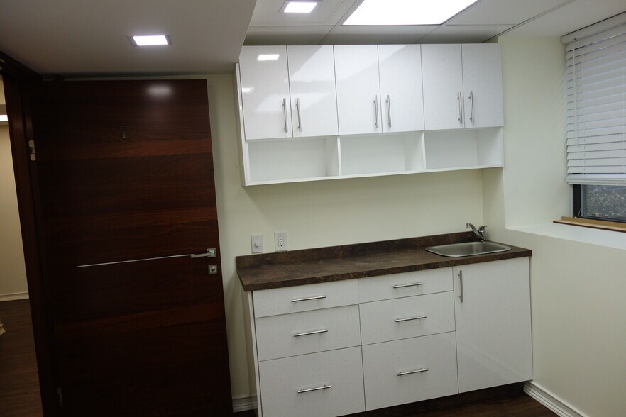 More Photos Of 6433 98th St, Rego Park Healthcare For Lease