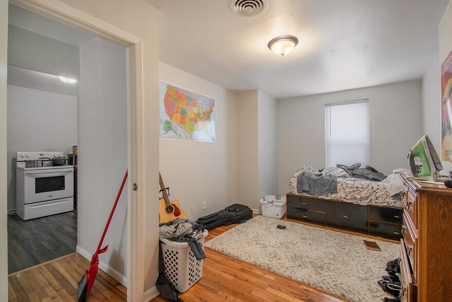 More Photos Of 2416 S 16th St, Omaha Apartments For Sale