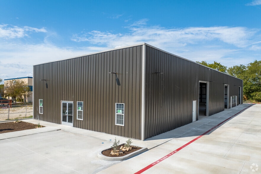 Primary Photo Of 7822 Fortune Dr, San Antonio Warehouse For Lease