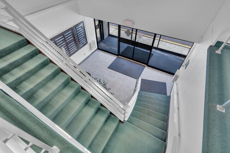 More Photos Of 788 Shrewsbury Ave, Tinton Falls Office For Sale