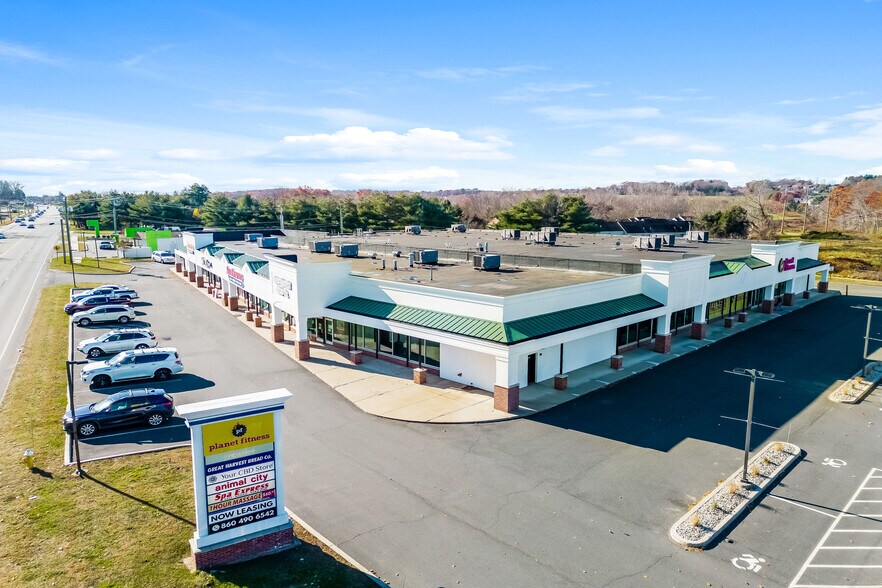 More Photos Of 425 Talcottville Rd, Vernon Freestanding For Lease