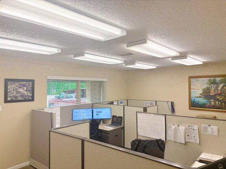 More Photos Of 14250 Schroeder Rd, Houston Warehouse For Lease