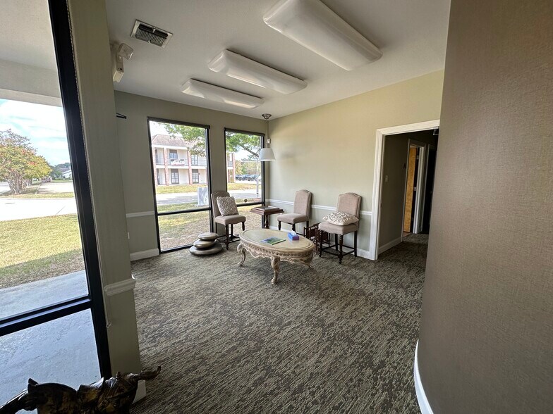 More Photos Of 7414 Picardy Ave, Baton Rouge Medical For Sale