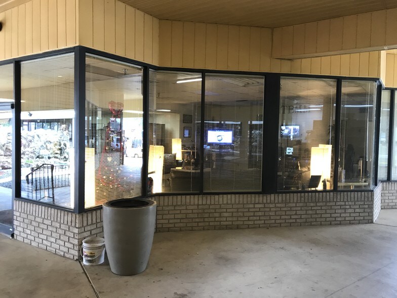 More Photos Of 10730 US Hwy 19, Port Richey Restaurant For Sale