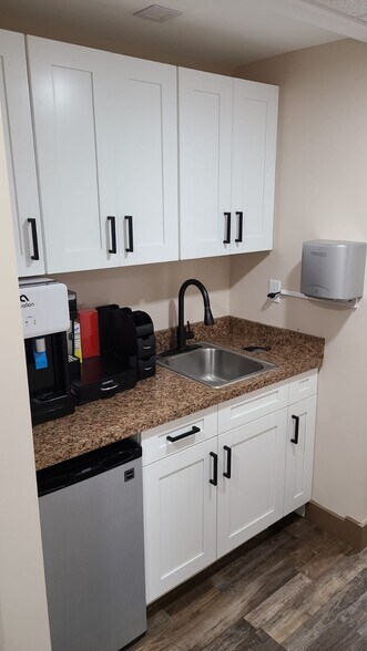 More Photos Of 21 South St, Washingtonville Medical For Sale