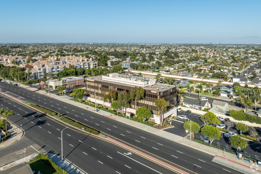 More Photos Of 20422 Beach Blvd, Huntington Beach Office For Sale