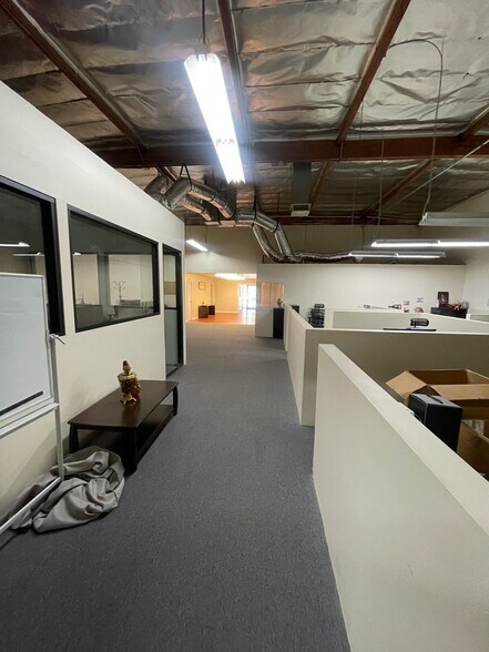 More Photos Of 19410-19420 Business Center Dr, Northridge Warehouse For Lease