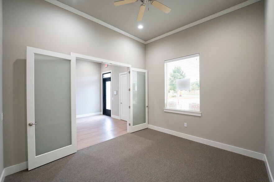 More Photos Of 1400 N Coit Rd, McKinney Unknown For Lease