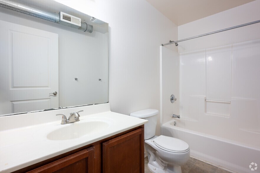 More Photos Of 614 Lynn St, Danville Apartments For Lease