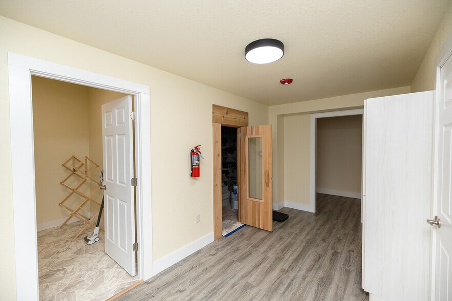 More Photos Of 115 N Main St, Lindsborg General Retail For Sale